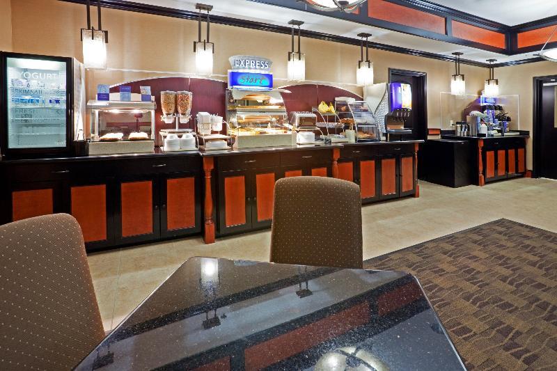 Comfort Inn & Suites Dallas Medical-Market Center Экстерьер фото
