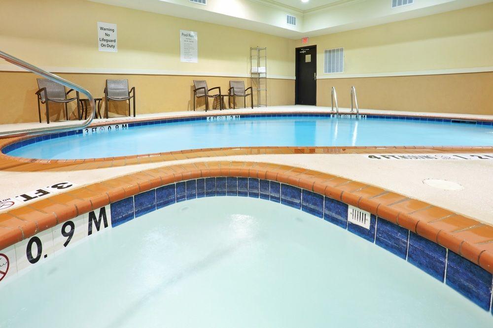 Comfort Inn & Suites Dallas Medical-Market Center Экстерьер фото