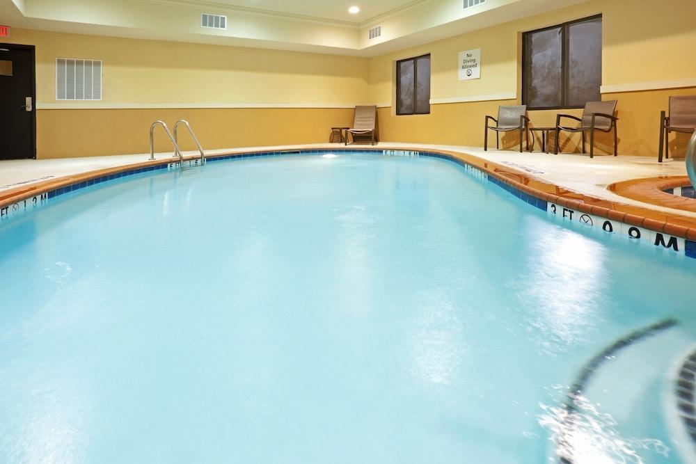 Comfort Inn & Suites Dallas Medical-Market Center Экстерьер фото