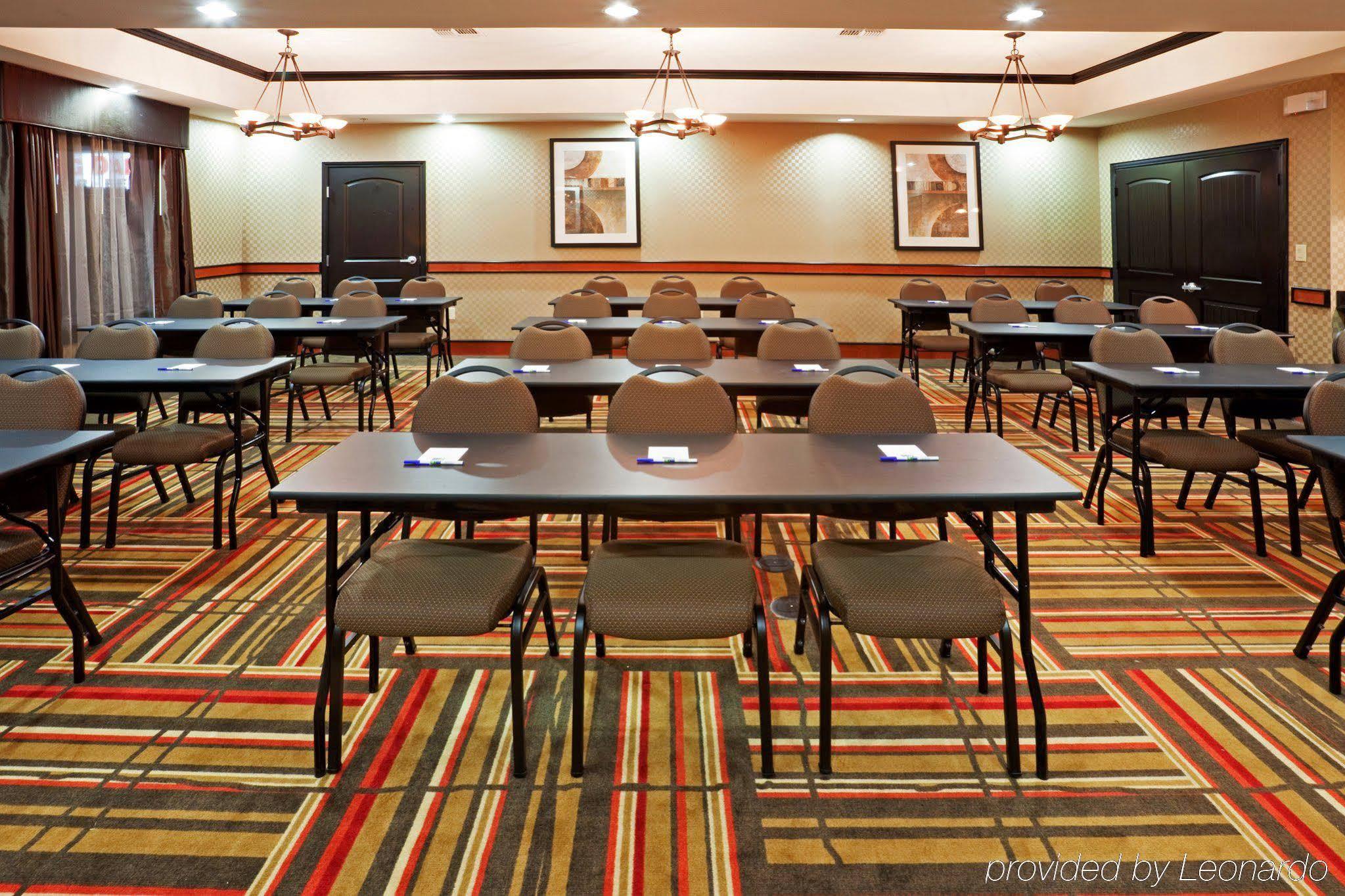 Comfort Inn & Suites Dallas Medical-Market Center Экстерьер фото