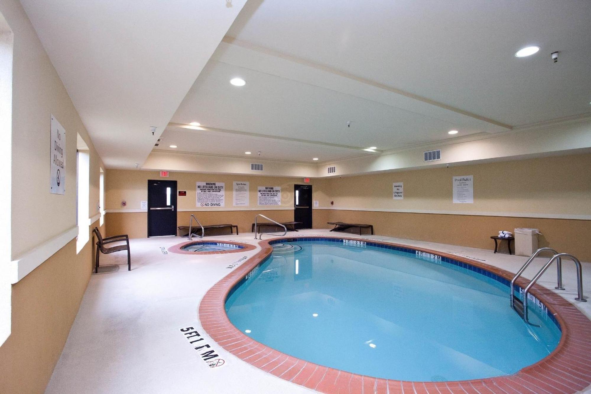 Comfort Inn & Suites Dallas Medical-Market Center Экстерьер фото