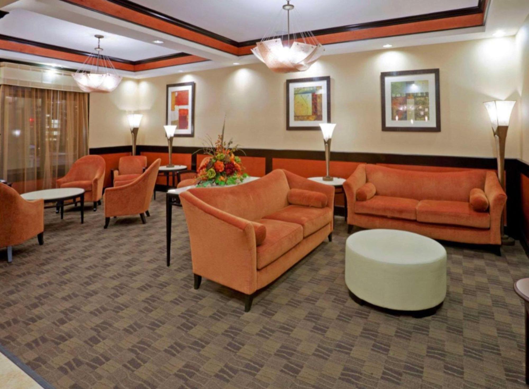 Comfort Inn & Suites Dallas Medical-Market Center Экстерьер фото