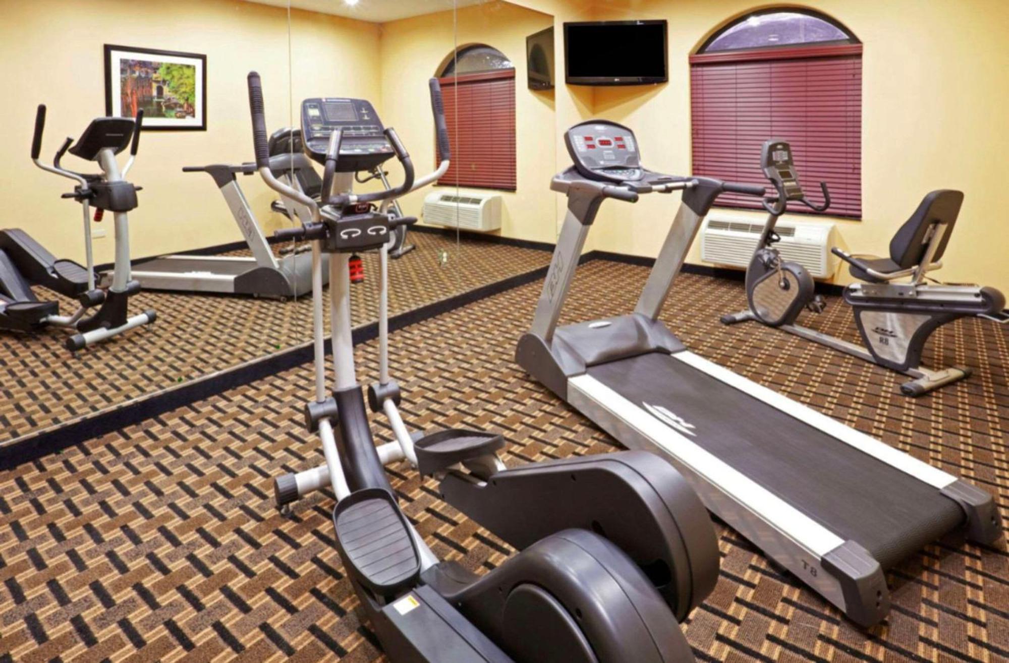Comfort Inn & Suites Dallas Medical-Market Center Экстерьер фото