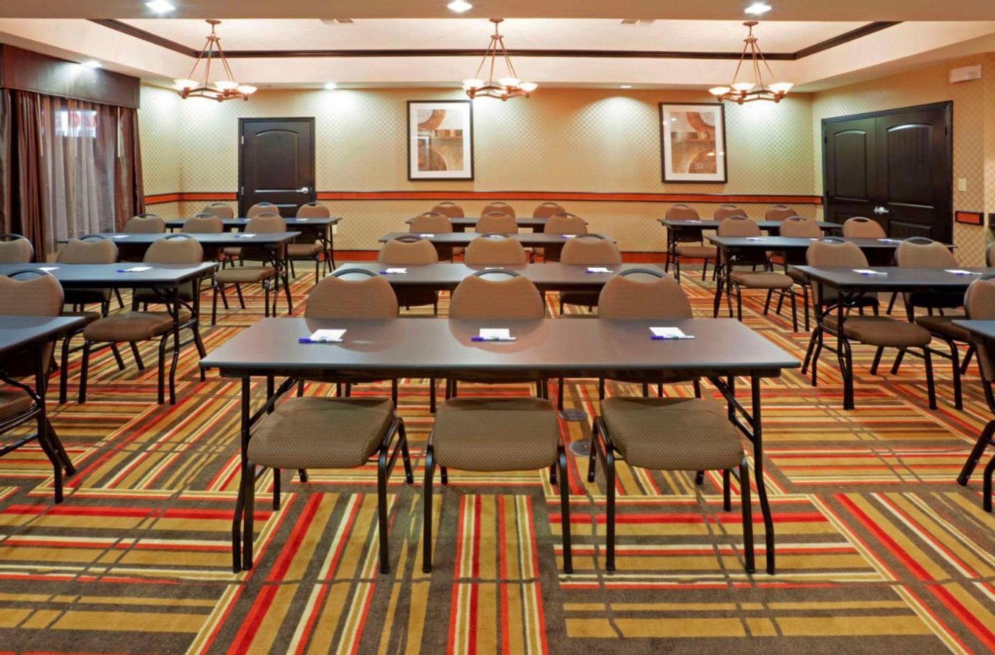 Comfort Inn & Suites Dallas Medical-Market Center Экстерьер фото